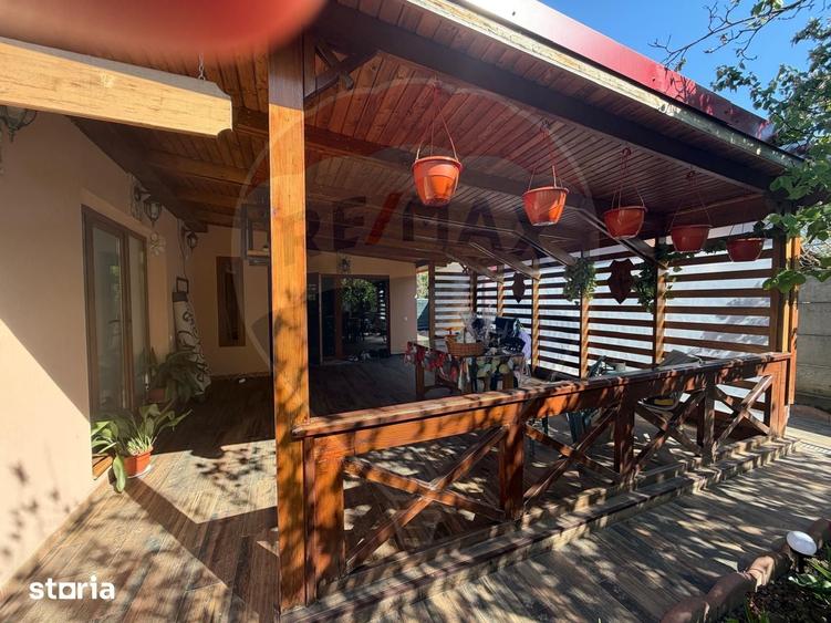 Casă cu 6 camere cu Teren 600 Mp în Brănești