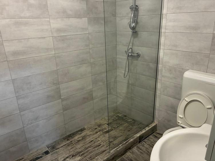 Casă individuală cu 5 camere cu Teren 125 Mp în Turda