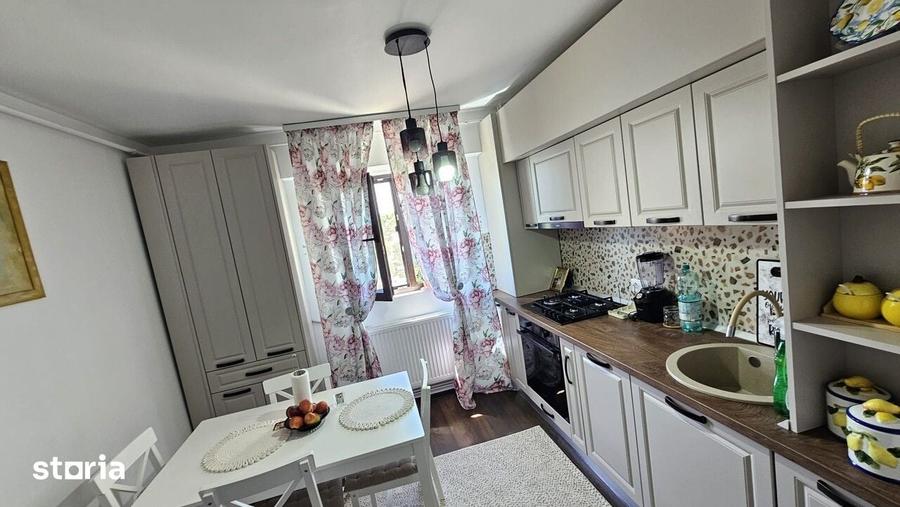 Apartament cu 2 camere decomandat în Democrației