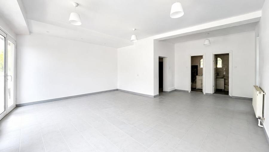 Spațiu comercial, de 80 mp, în Blumăna