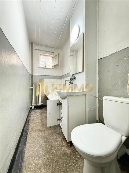 Apartament cu 3 camere semidecomandat în George Enescu