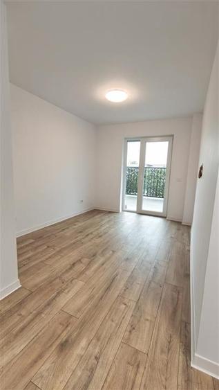 Apartament cu 3 camere decomandat în Rediu