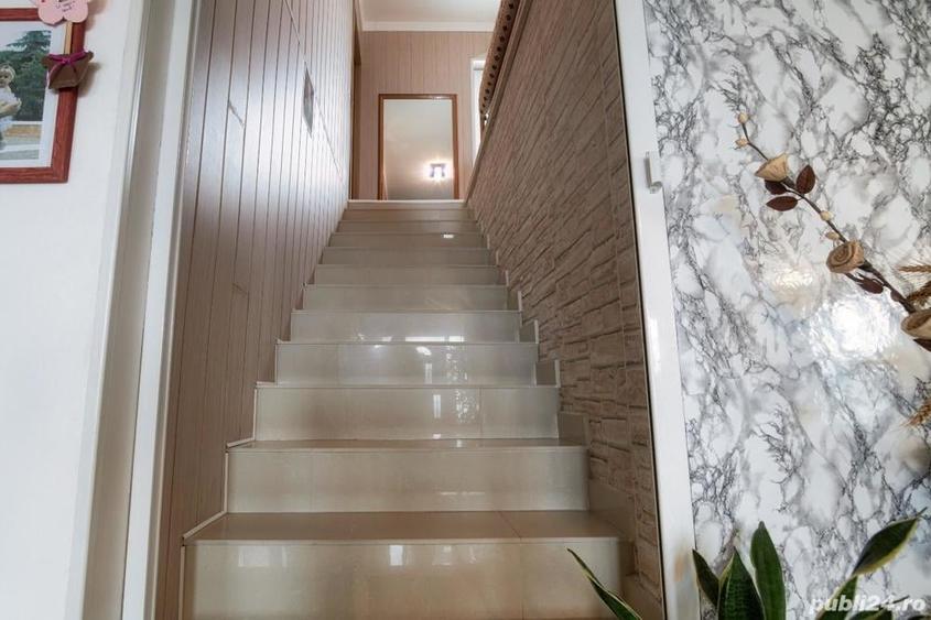 Casă cu 6 camere cu Teren 300 Mp în Eforie