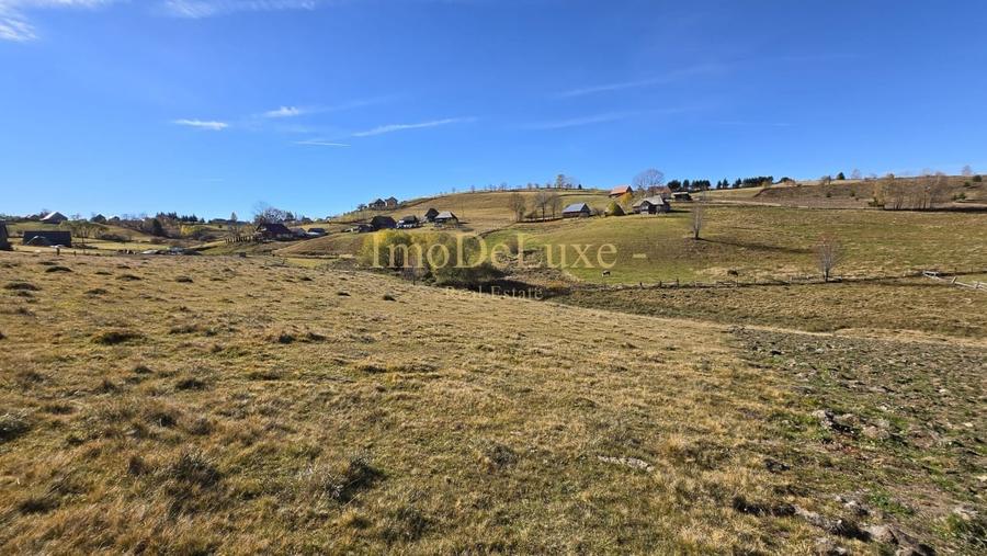 Teren agricol extravilan de 4130 mp, în Mărișel