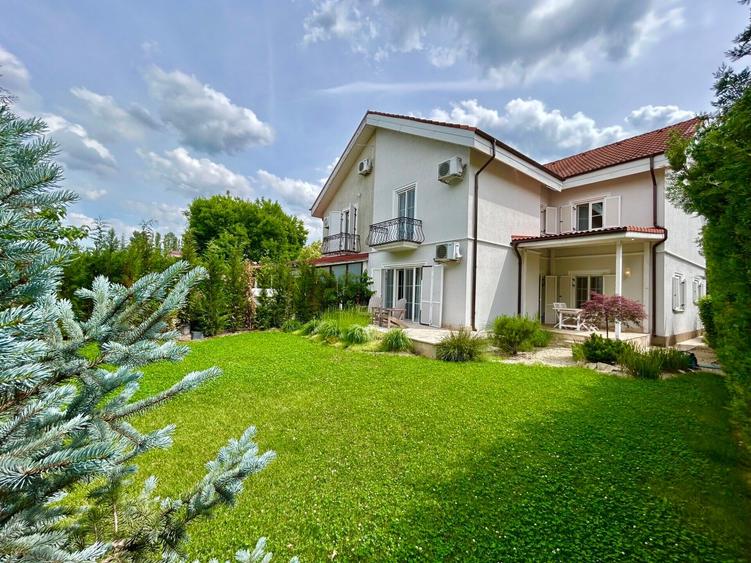 Duplex cu 4 camere cu Canalizare în Iancu Nicolae