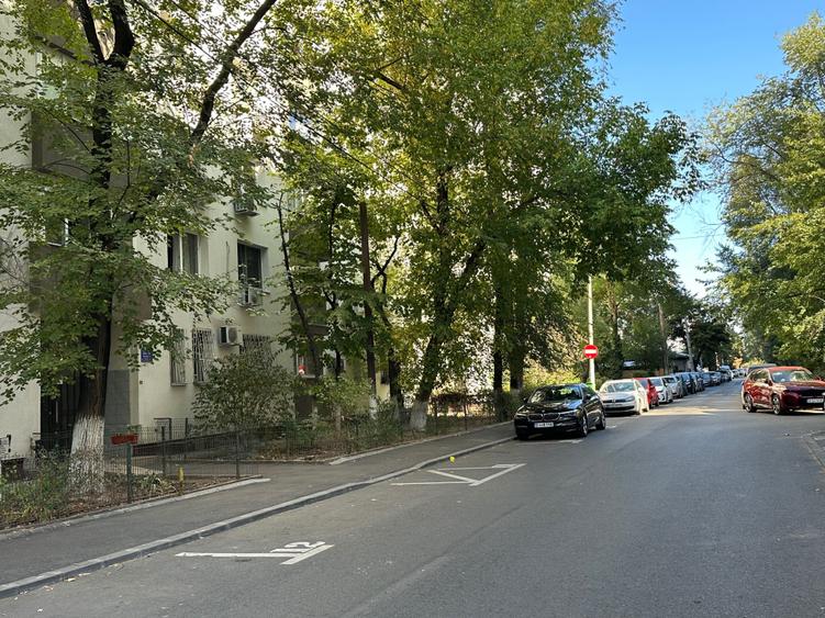 Apartament cu 2 camere decomandat în Crângași