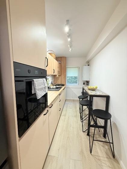 Apartament cu 3 camere decomandat, mobilat în Florești