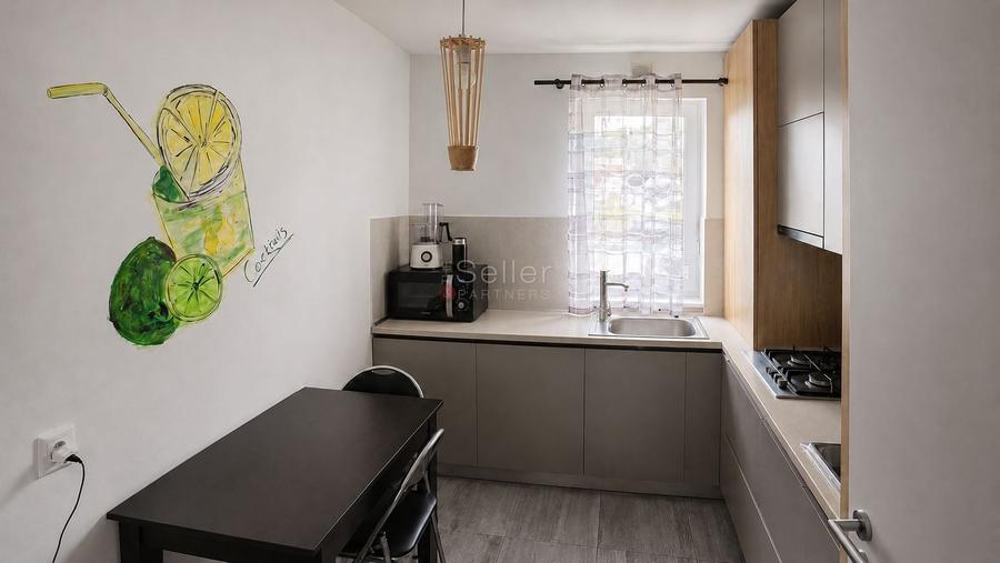Apartament cu 2 camere decomandat în Tractorul