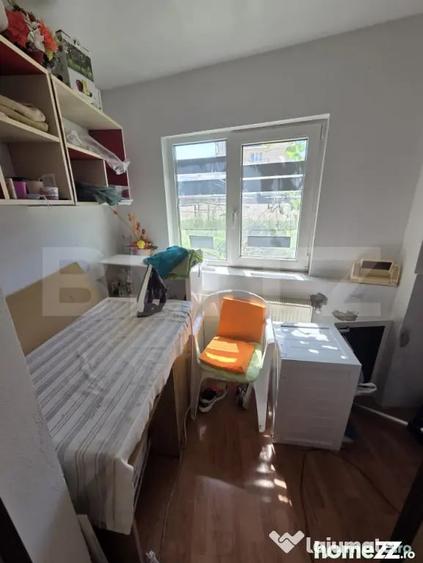 Apartament cu 3 camere decomandat în Dumbrava 2