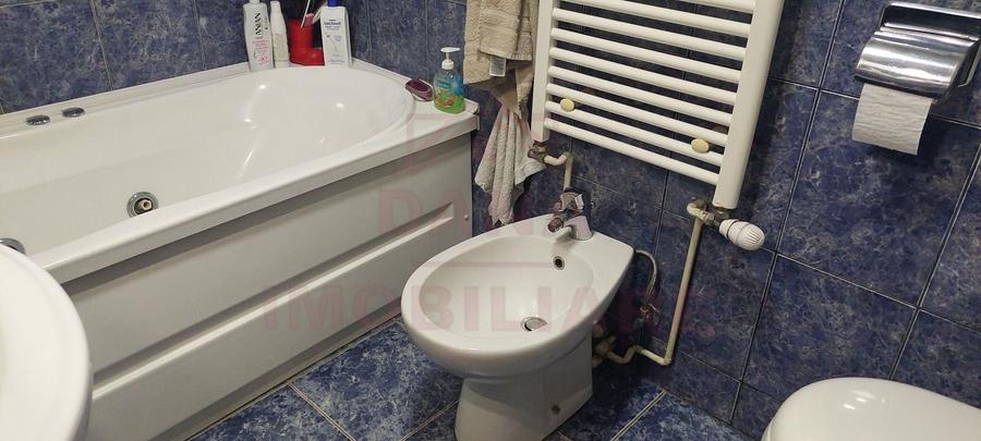 Duplex cu 4 camere cu Canalizare în Central