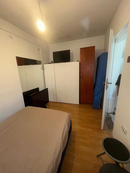 Apartament cu 3 camere decomandat în Exterior Vest