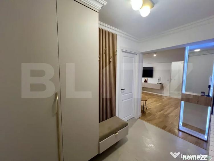 Apartament cu 3 camere semidecomandat în Central