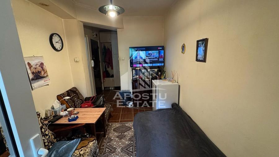 Apartament cu 2 camere semidecomandat în Lipovei