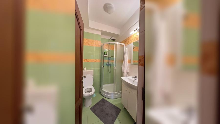 Apartament cu 4 camere semidecomandat, mobilat în Zorilor