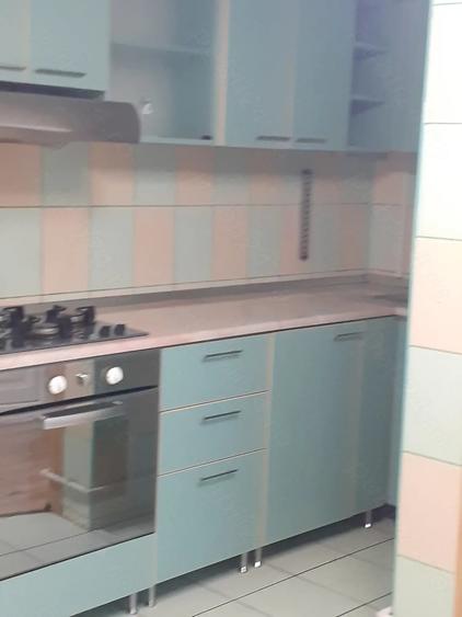 Apartament cu 2 camere decomandat în P-ța Victoriei