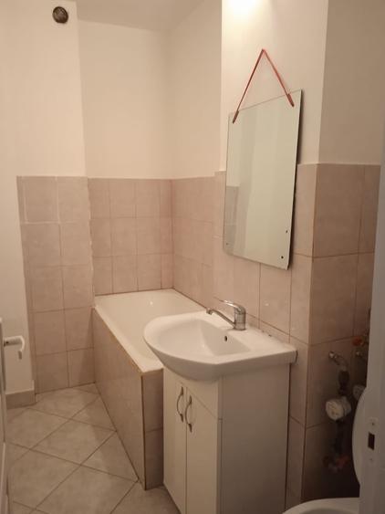 Garsonieră decomandată în Rogerius