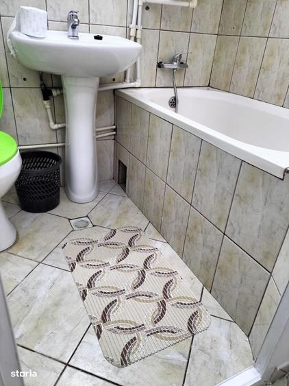 Casă cu 1 camere cu Canalizare în Central