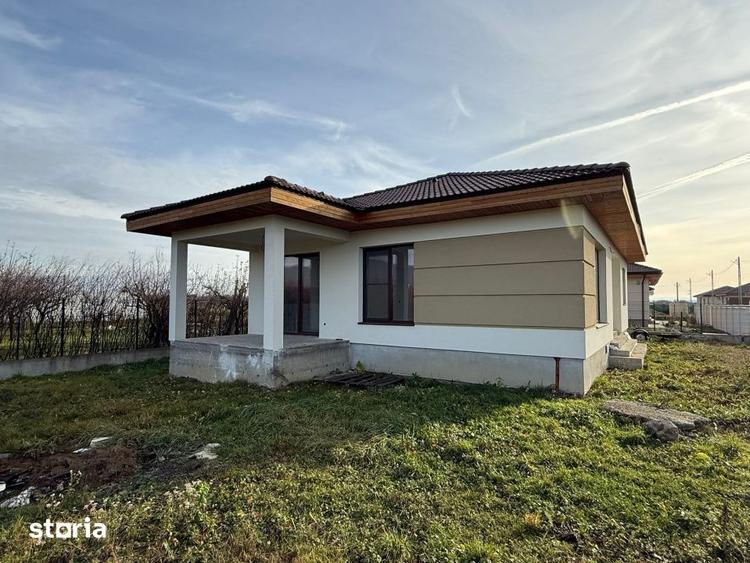 Casa finalizata stil mediteranean , 3 dormitoare, 100 mp utili Sat - 17
