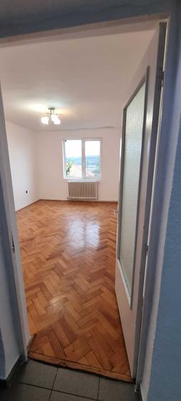 Apartament cu 2 camere decomandat în Exterior Vest