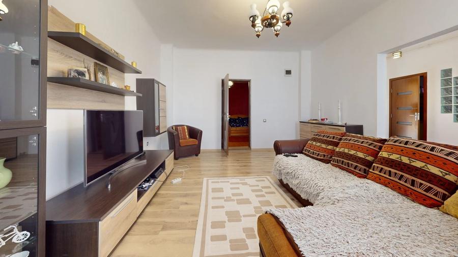 Apartament cu 3 camere semidecomandat, mobilat în Griviței