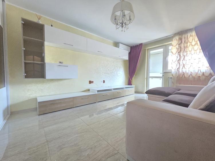 Apartament cu 2 camere decomandat în Micro 18