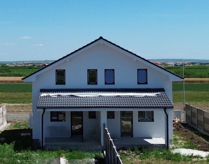 Duplex cu 2 camere cu Canalizare în Remetea Mare