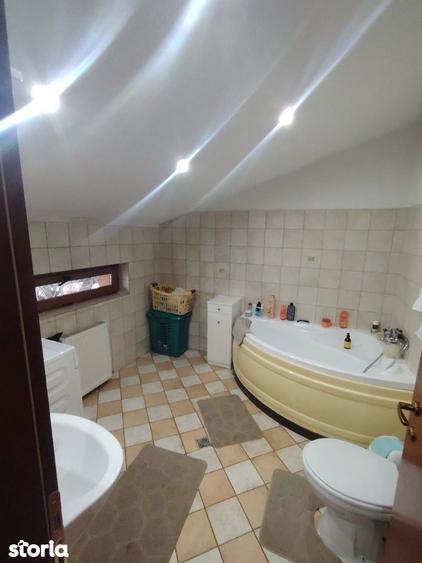 Casă cu 6 camere cu Teren 246 Mp în Colentina