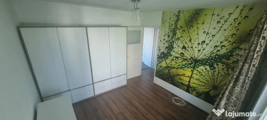 Apartament cu 2 camere semidecomandat în Progresul