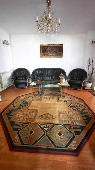 Casă cu 4 camere cu Teren 710 Mp în Central