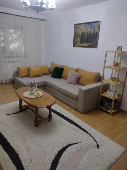 Apartament cu 3 camere decomandat în Micălaca