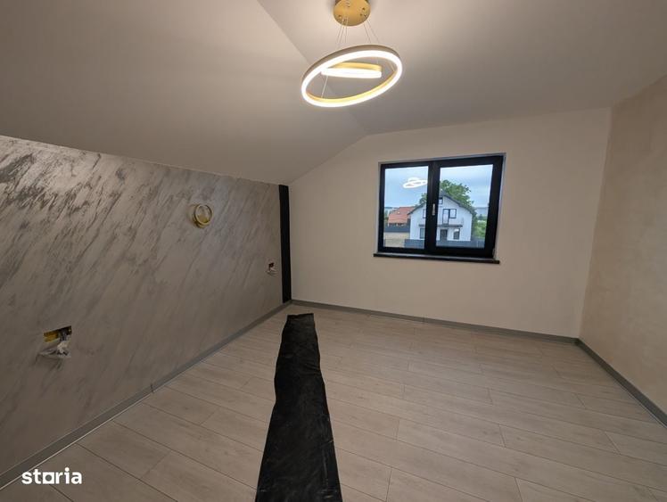 Casă cu 4 camere în Săucești
