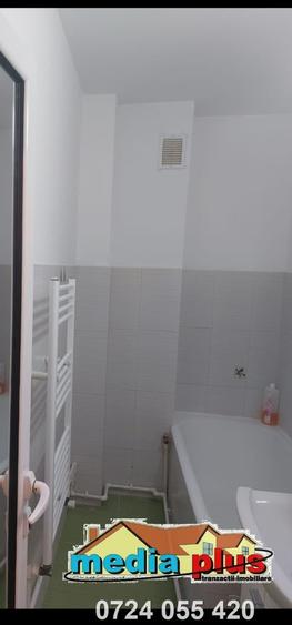 Garsonieră decomandată în