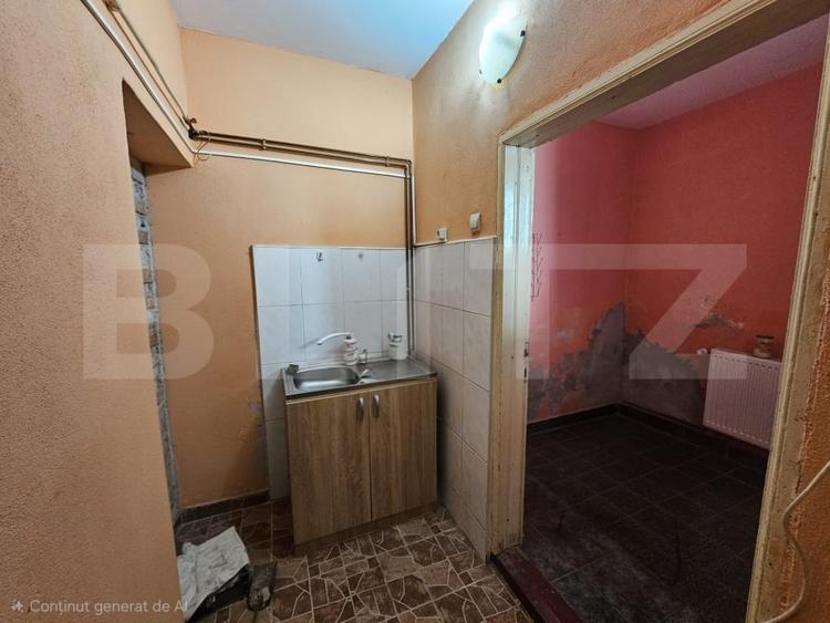 Casă individuală cu 6 camere cu Canalizare în Zlatna