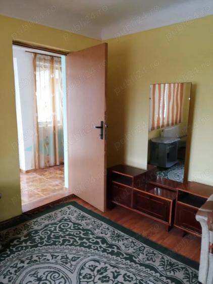 Casă cu 5 camere cu Teren 2500 Mp în Plopeni