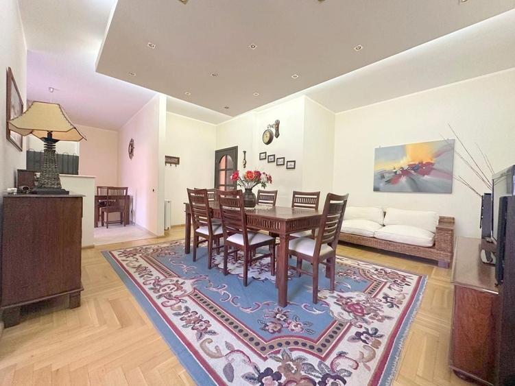 Apartament cu 3 camere semidecomandat, mobilat în Ultracentral