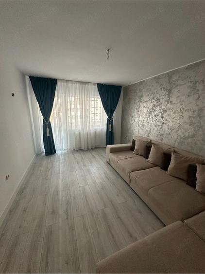 Apartament cu 2 camere decomandat în Zahana