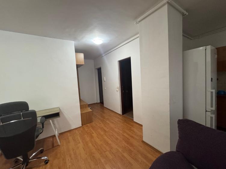 Apartament cu 2 camere semidecomandat în Borhanci