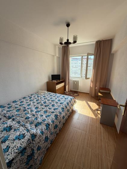 Apartament cu 3 camere decomandat, mobilat în Alexandru Obregia