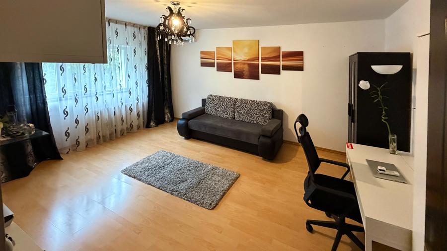 Apartament cu 3 camere decomandat în Vitan Mall