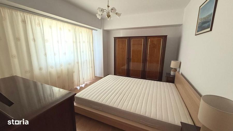 Apartament cu 3 camere semidecomandat în Grivița