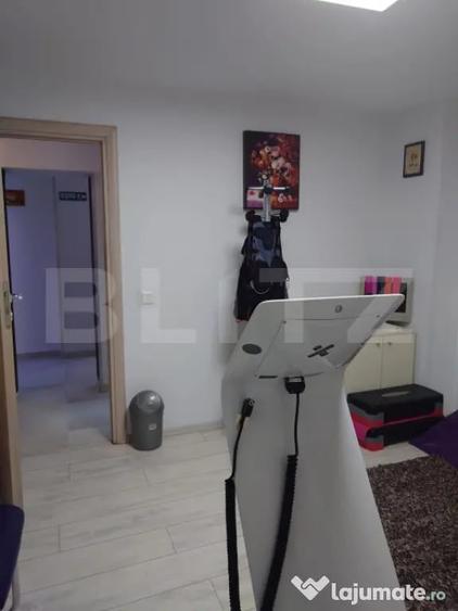 Spațiu comercial, de 290 mp, în Micro 3