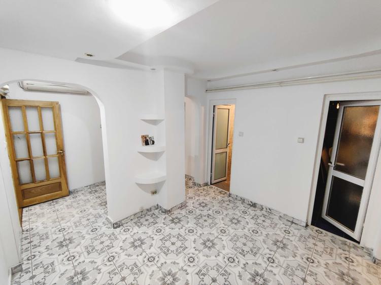 Apartament cu 3 camere decomandat în Port