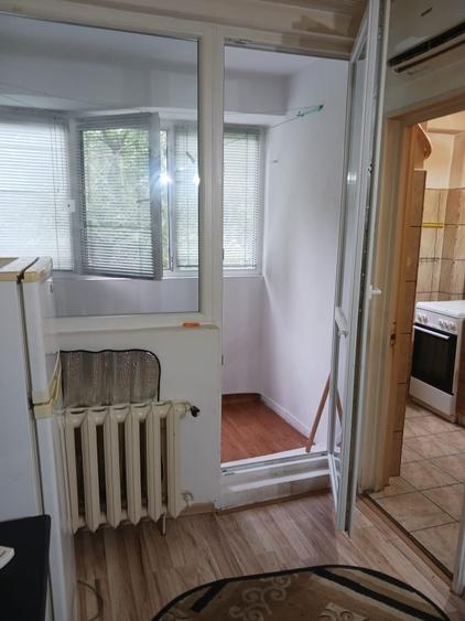 Garsoniera intre Lujerului si Gorjului, etaj 2, balcon, libera - 3