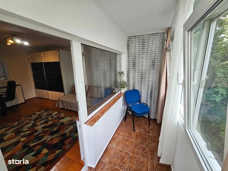 Apartament cu 3 camere decomandat în Tei