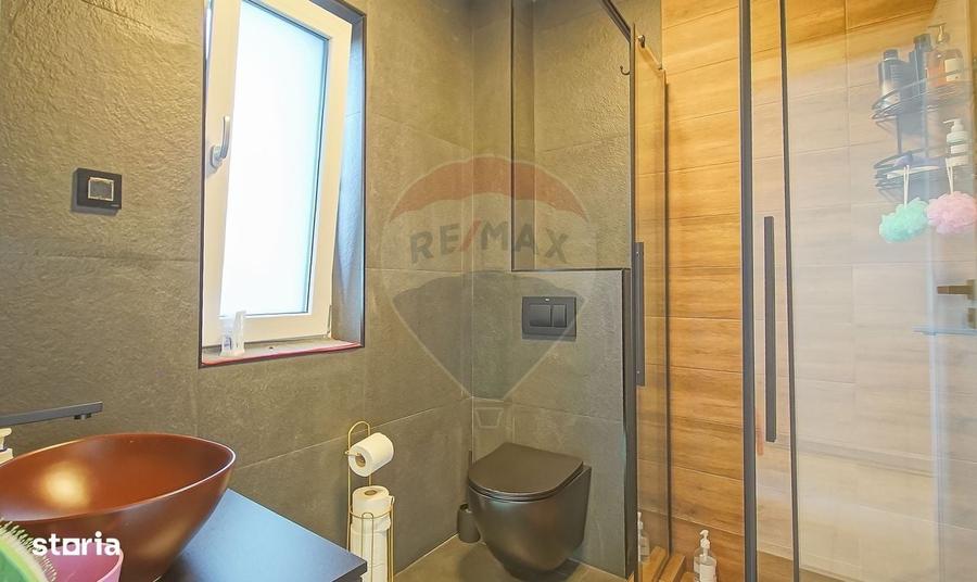 Casă cu 4 camere în Hărmanului