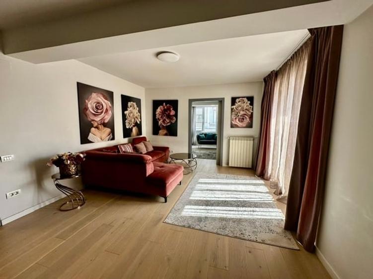 Apartament cu 3 camere semidecomandat în Calea Victoriei