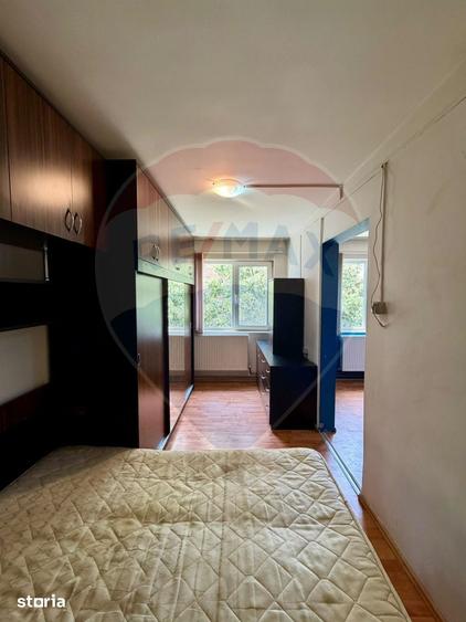 Apartament cu 3 camere semidecomandat în Central
