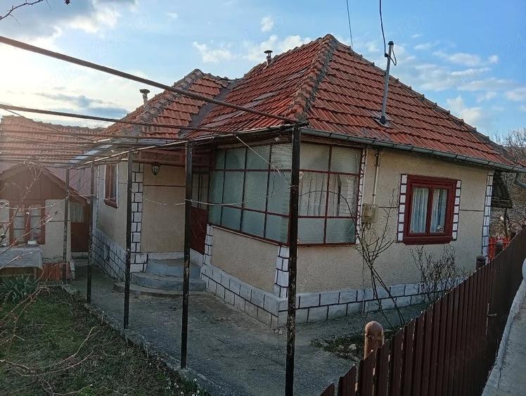 Casă cu 1 camere cu Teren 500 Mp în Buciumeni