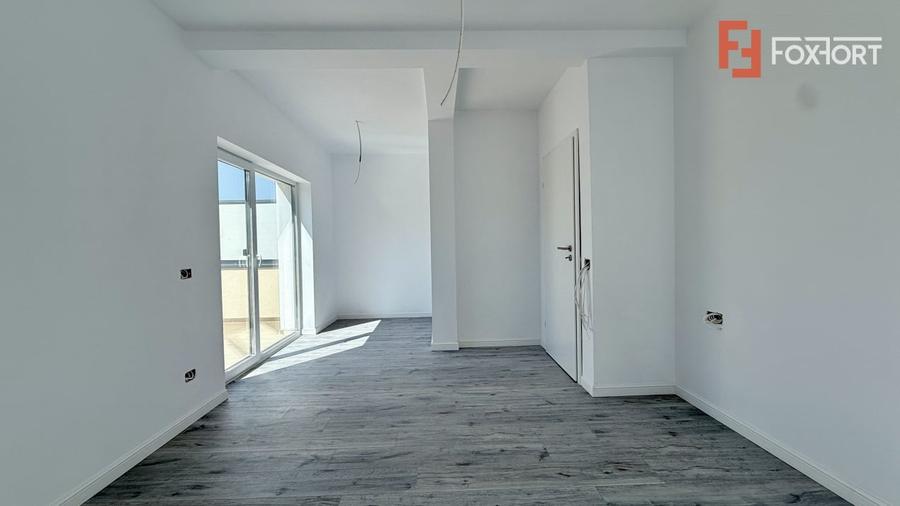 Duplex cu 4 camere cu Canalizare în Ghiroda