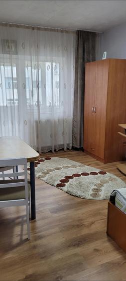 Garsonieră decomandată în Central